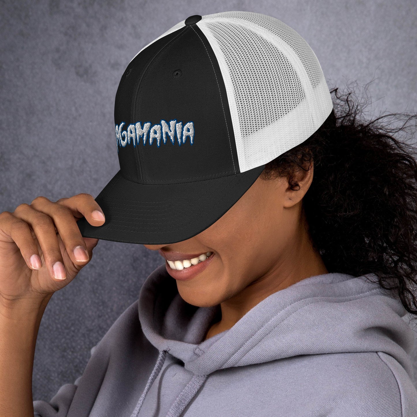 Magamania Retro Trucker Cap w/white