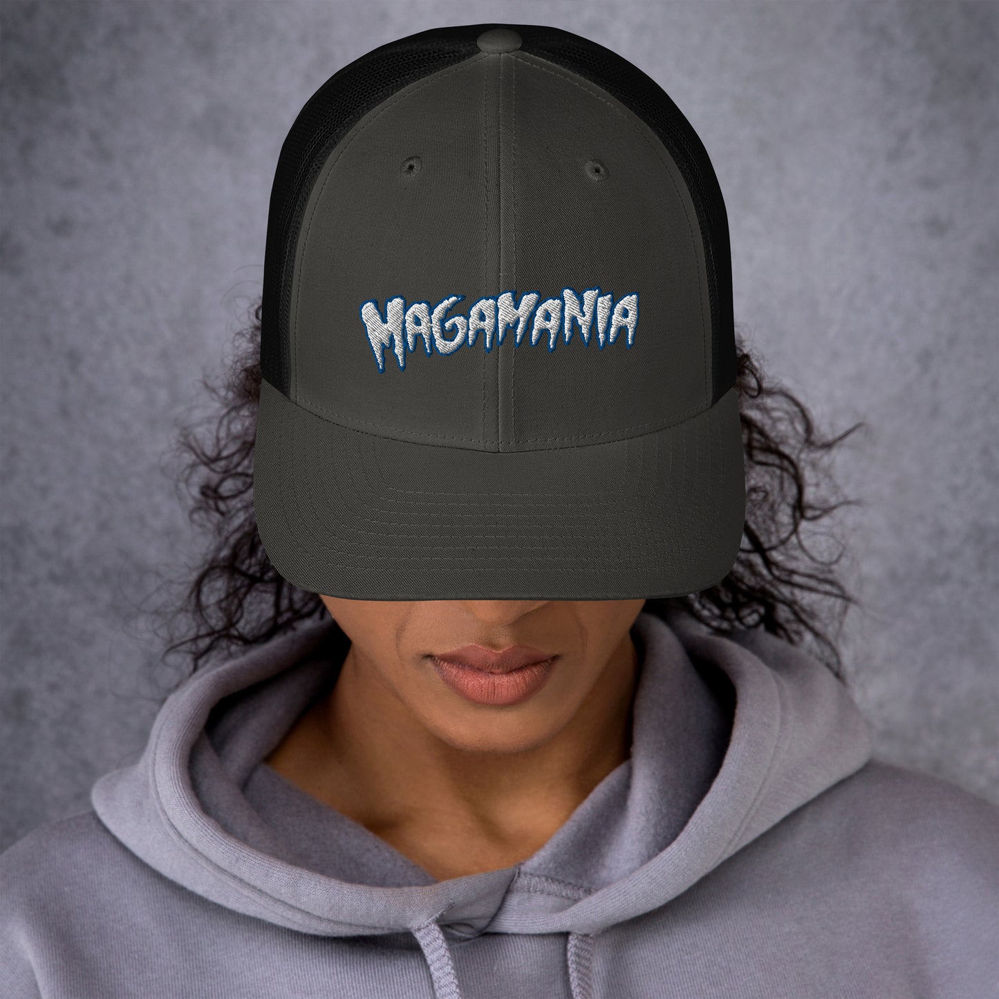 Magamania Retro Trucker Cap w/white